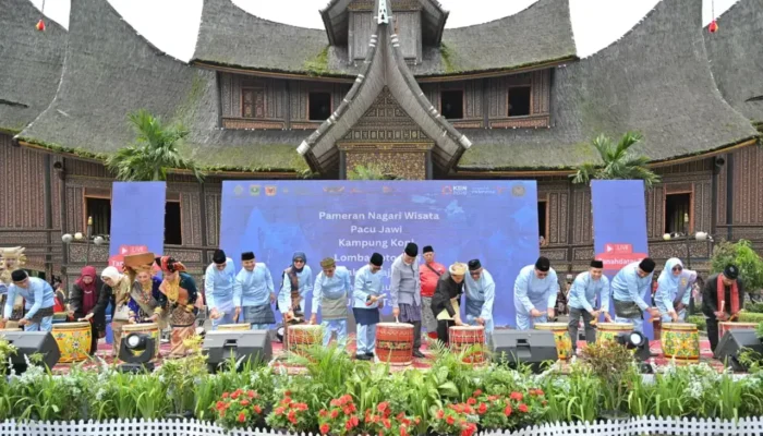 Festival Minangkabau 2026 Dibuka, Gubernur Tegaskan Budaya Jadi Penggerak Pariwisata dan Ekonomi Masyarakat
