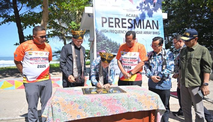 Resmikan Radar Frekwensi Tinggi di Pariaman, Gubernur: Perkuat Mitigasi Bencana dan Keselamatan Masyarakat Pesisir