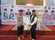 Apresiasi Gerakan Subuh Berjamaah dan Zero Tawuran, LKAAM Sumbar Beri Komjen Gatot Tri Suryanta Piagam Penghargaan