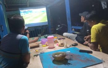 Teh Telur, Menjadi Teman Hangat Nobar di Kadai PB Sakato Rawang