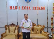 Ahmad Asdi Raih Penghargaan Kepala Madrasah Tercepat Selesaikan E-Kinerja