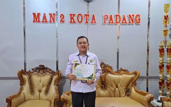 Ahmad Asdi Raih Penghargaan Kepala Madrasah Tercepat Selesaikan E-Kinerja