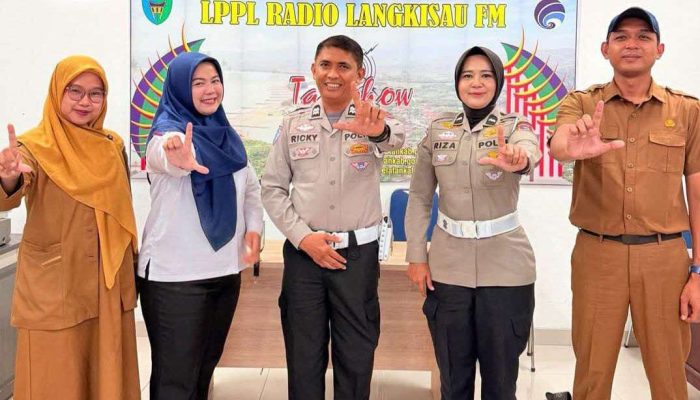 Edukasi Kamseltibcarlantas, Satlantas Polres Pessel Gelar Dialog Interaktif Melalui Langkisau FM