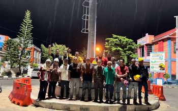 Percantik Kota Painan, Lampu Hight Mast Mulai Menyala di Bundaran Dinas Pendidikan