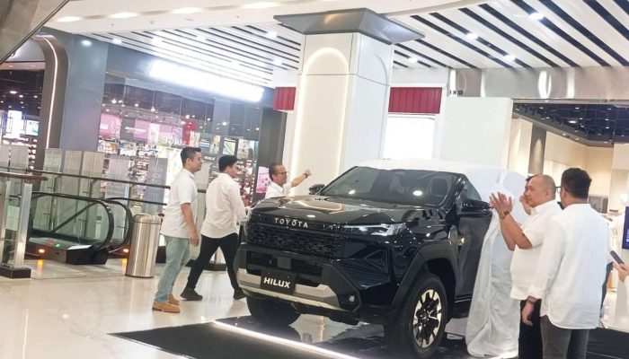 Toyota New Hilux 2026 Resmi Hadir di Padang dengan DNA Unbeatable Force