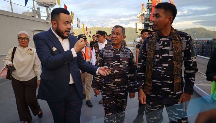 Hadirkan KRI Teluk Kendari-518, Kodaeral ll Dukung Penuh Hari Jadi Ke-357 Kota Padang