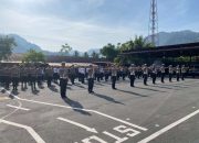 Tingkatkan Kemampuan Latkatpuan, Personil Polres Pessel Peragakan 12 Gerakan Pengaturan Lalu Lintas