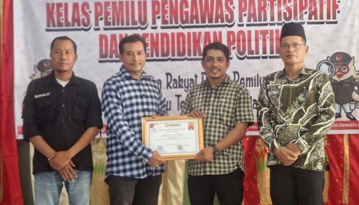 Bawaslu Pesisir Selatan Hadirkan Akademisi UNP Reno Fernandes, Siswa SMAN 1 Koto XI Tarusan Antusias Ikuti Kelas Pemilu