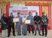 Selalu Libatkan Pelajar, Bawaslu Pesisir Selatan Kukuhkan Siswa SMAN 1 Koto XI Tarusan Sebagai Duta PPID