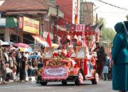 Lautan Manusia di Batusangkar, Pawai Alegoris HUT RI ke-81 Satukan Budaya dan Semangat Kebangsaan