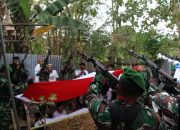 Danrem 032/WBR Pimpin Pemakaman Pratu Rizki Kurniawan di Nagari Sungai Gayo Lumpo