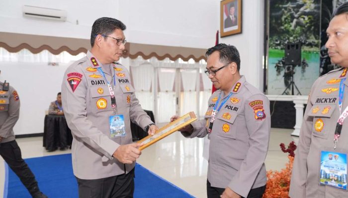 Kapolresta Padang Terima Penghargaan Kapolri atas Capaian IKPA Sempurna