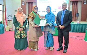Kembangkan Edukasi Gigi Anak Berbasis Website, Ketua DWP Sumbar Arymbi Pujiastuty Raih Doktor