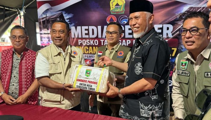 Pemprov Sumbar Salurkan 2,1 Ton Rendang untuk Korban Bencana di NTT
