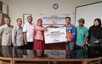 Pupuk Kaltim Bantu Pulihkan Pertanian Pascabanjir di Padang, Tiga Kelompok Tani Terima Bantuan