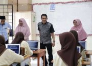 Dua SMA di Padang Terima Bantuan Puluhan Laptop Pokir Evi Yandri Rajo Budiman