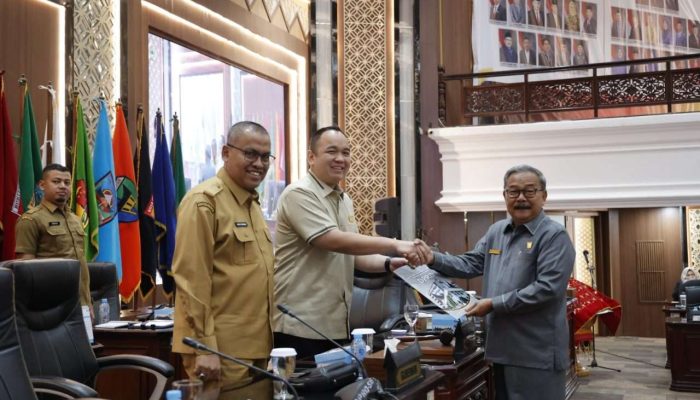 Defisit Rp176 Miliar, DPRD Sumbar Minta Gubernur Jelaskan Ranperda Perubahan APBD 2026