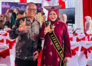 Lisda Hendrajoni Dianugerahi Bunda Literasi Sumatera Barat