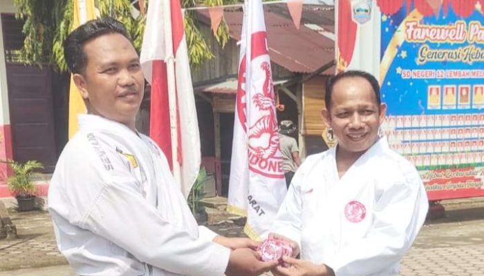 100 Karateka Pasbar Ikuti Ujian Kenaikan Sabuk LEMKARI, Sensei Daryulisman Jadi Penguji