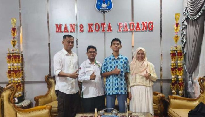 Rafi, Siswa MAN 2 Padang Melaju ke OMI Tingkat Provinsi Cabang Fisika