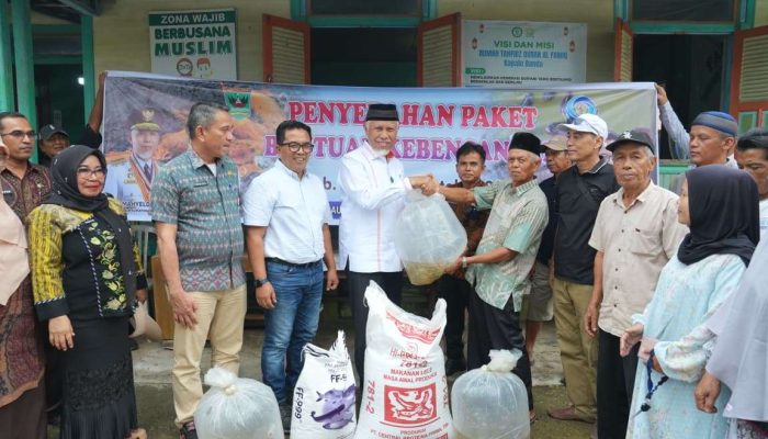 Pemprov Sumbar Salurkan 52 Ribu Bibit Ikan untuk Pembudidaya Terdampak Bencana di Solok