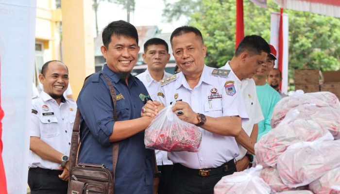 Cabe Primadona dalam Operasi Pasar Gerakan Pangan Murah di Kantor Camat Payakumbuh Selatan
