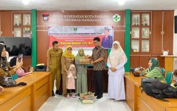 Anggota DPRD Sumbar Gustami Hidayat Serahkan Bantuan Penanganan Rawan Pangan untuk Ibu Hamil dan Balita di Kota Padang